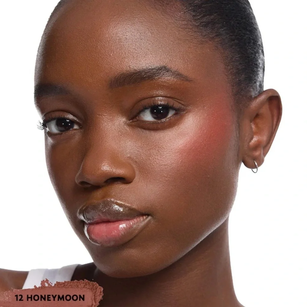 “12 Honey Moon”YSL-Make Me Blush 24H Buildable Powder Blush